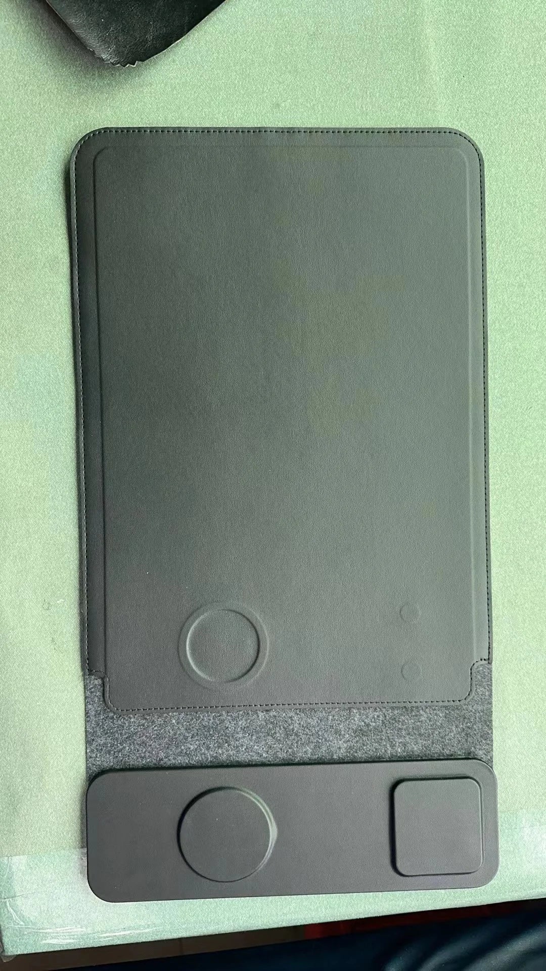 5in1 Wireless Charging Laptop Sleeve